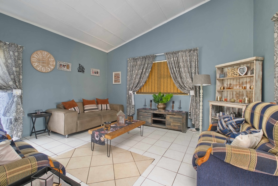 3 Bedroom Property for Sale in Heuwelkruin Eastern Cape